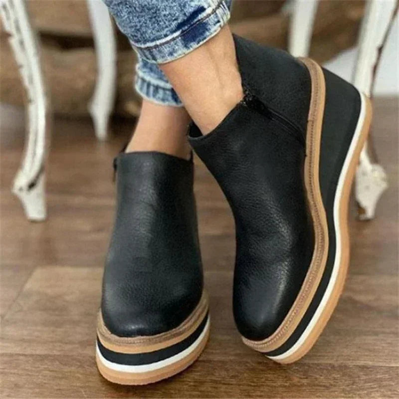 Stiefeletten Damen mit Keilabsatz und Rundem Schnitt