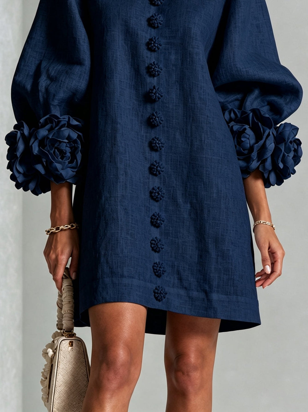 Theda Damen Minikleid mit Knopfleiste und Blütenmanschetten Marineblau