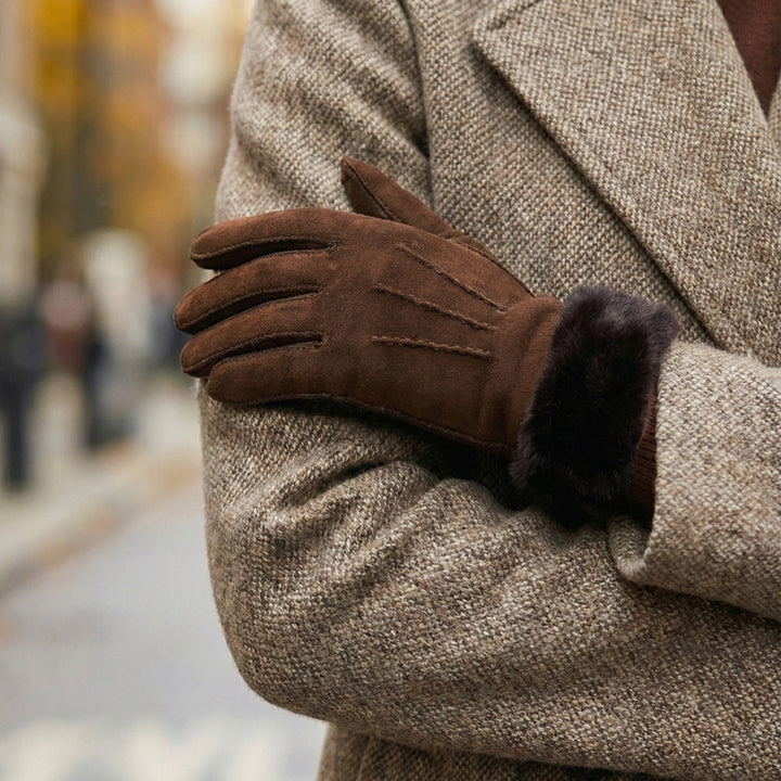 Damen Handschuhe mit Ziernähten und flauschigem Bündchen – Dunkelbraun