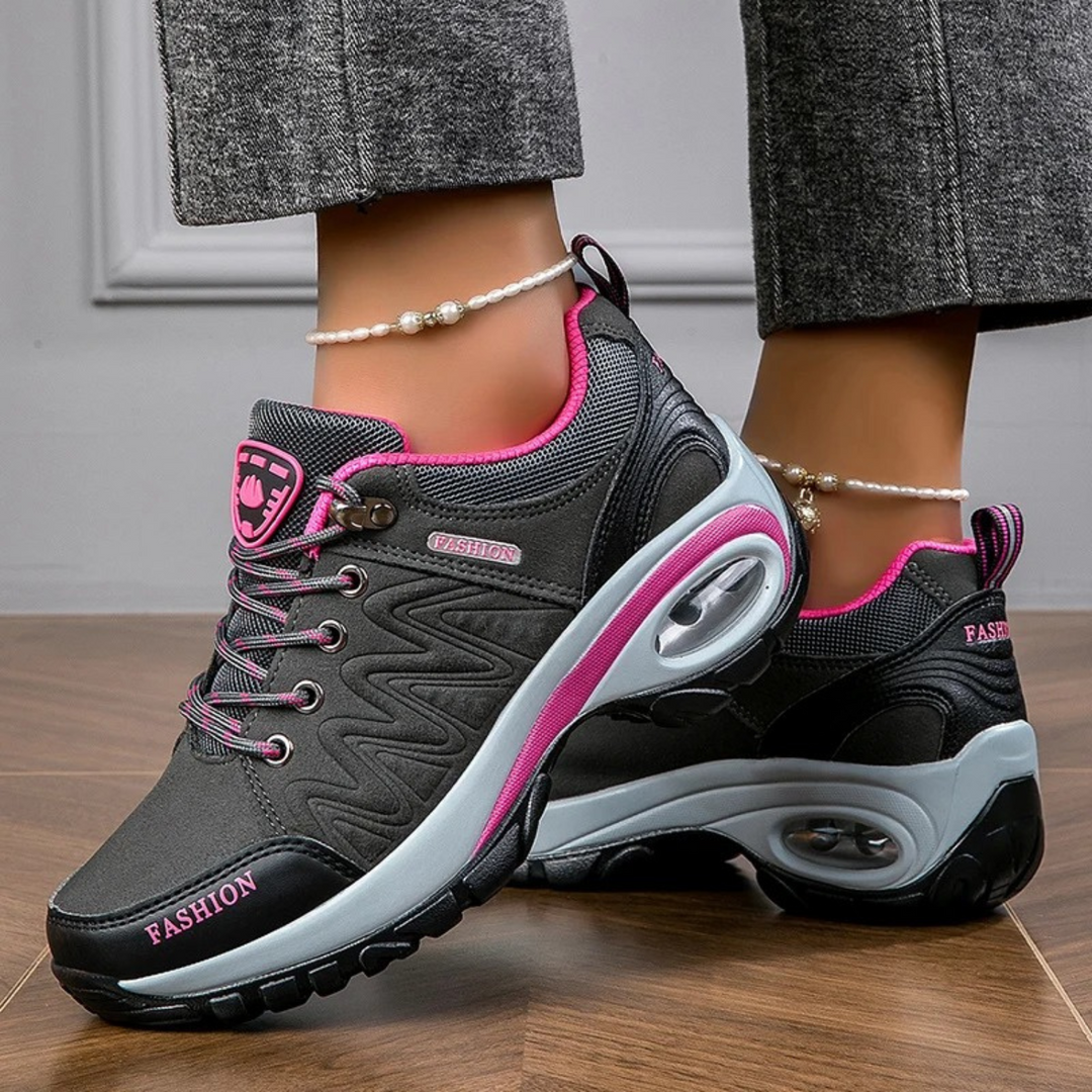 Wanderschuhe Damen mit Netzobermaterial und Kontrastsohle
