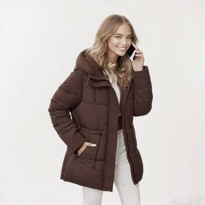 Wiebke Damen Steppmantel mit Kapuze und Tunnelzug in der Taille – Mokka