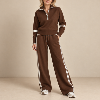 Wiebke | Damen Zweiteiler mit Troyerkragen und weiter Hose mit Seitenstreifen – Braun