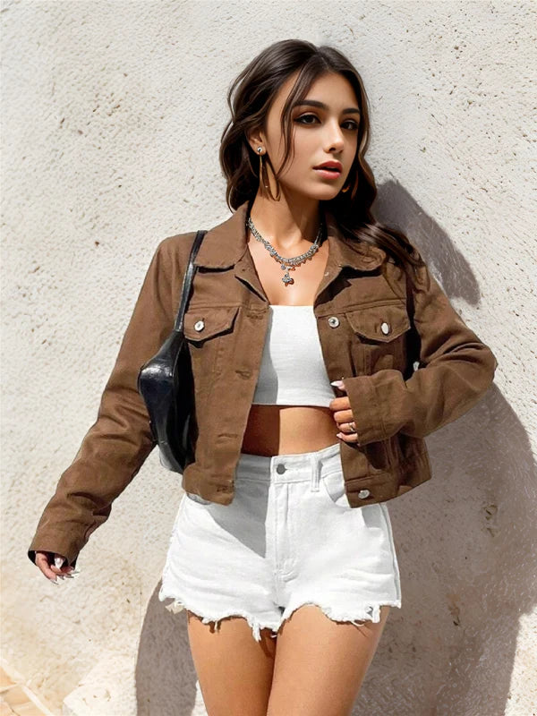 Ylva | Damen kurz geschnittene Denim-Jacke mit Knopfleiste und Klappentaschen