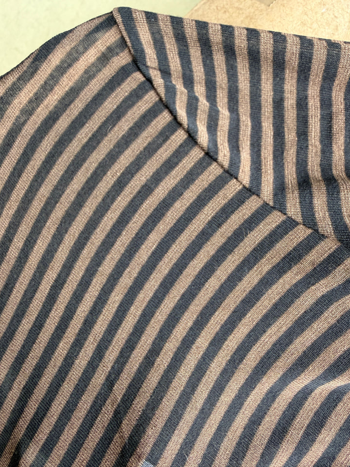 Ylvi Damen figurnahes Langarmshirt mit feinem Streifenmuster